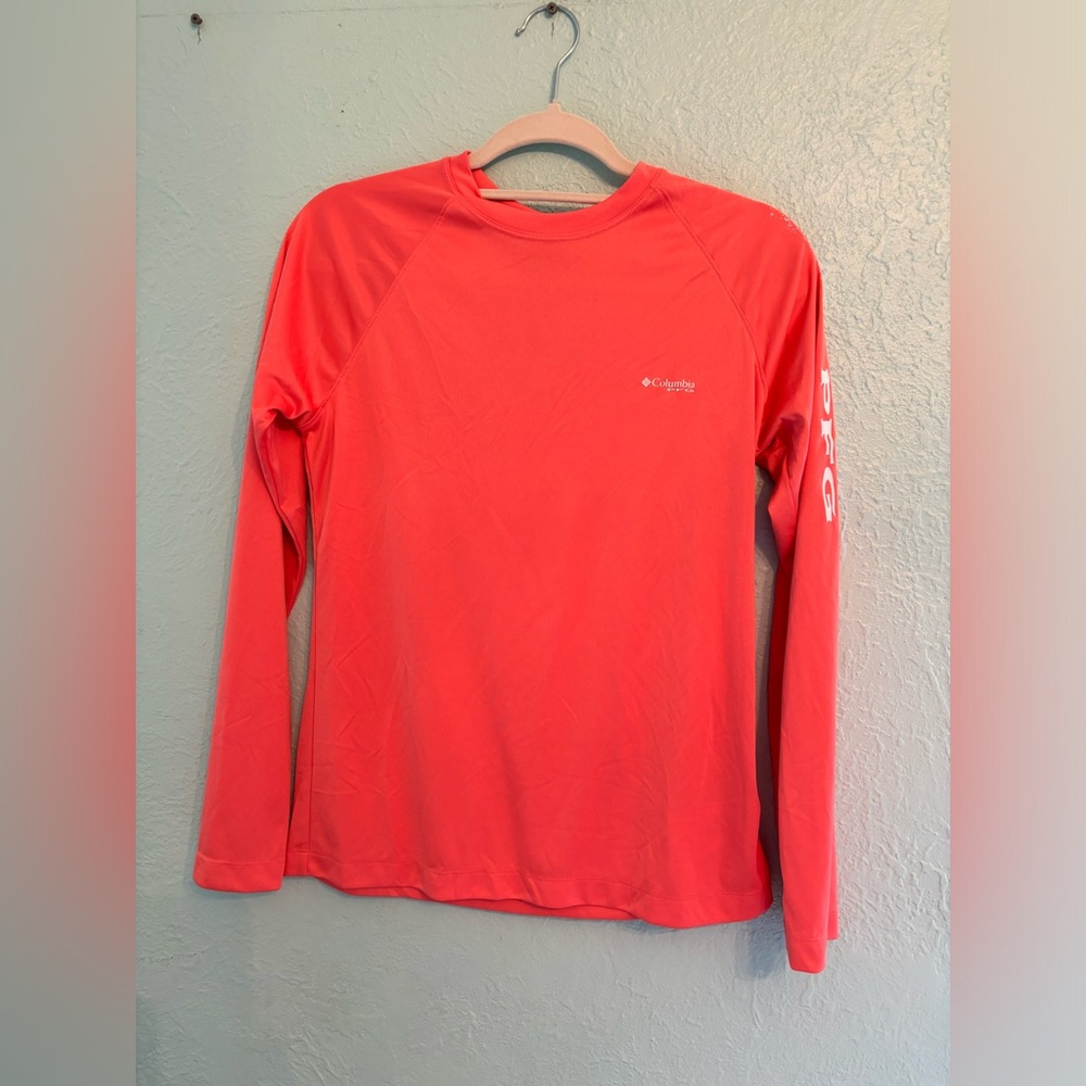 Columbia women’s long sleeve performance, sun protection shirt